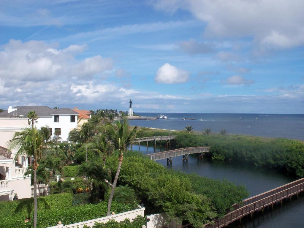 Canada House Beach Club